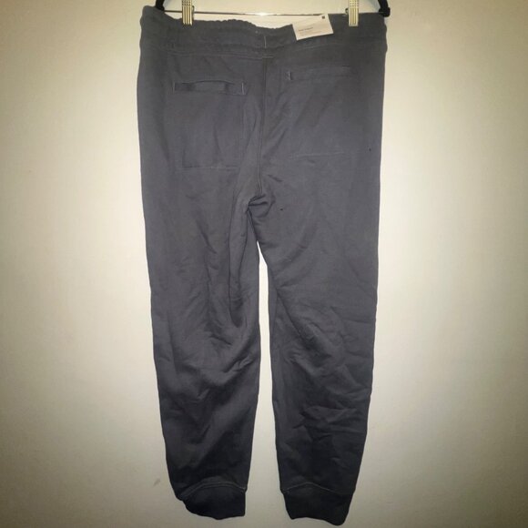 GMens Gray Knit Jogger Pants With Slim Tapered Leg & Adjustable Drawstring Waist - Picture 2 of 9